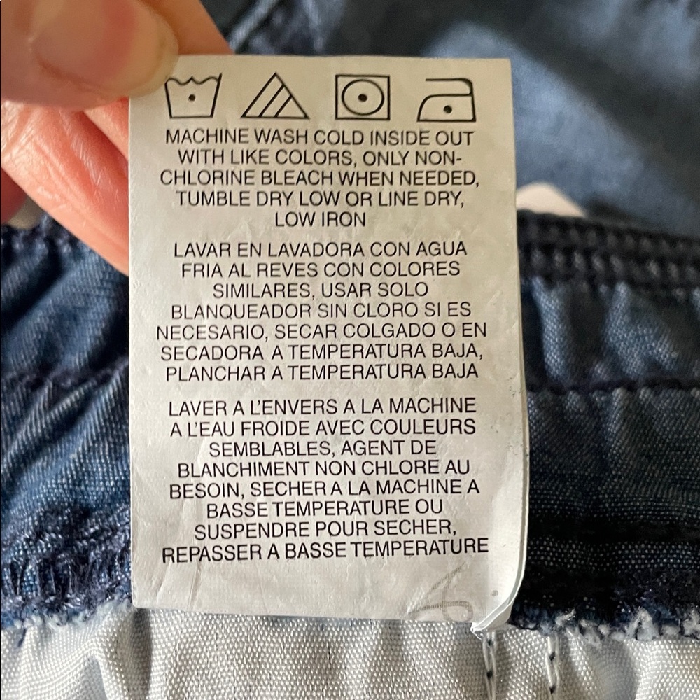 LEE Women’s Relaxed Fit SHIMMER Mid Rise Flex FLEX-To-Go Chambray Capri Pants 16 - Picture 11 of 13